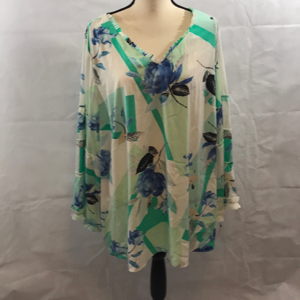 Alfani NWT 3X long sleeve blouse Floral Print